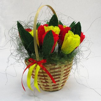 Букет из конфет Корзина тюльпанов 15