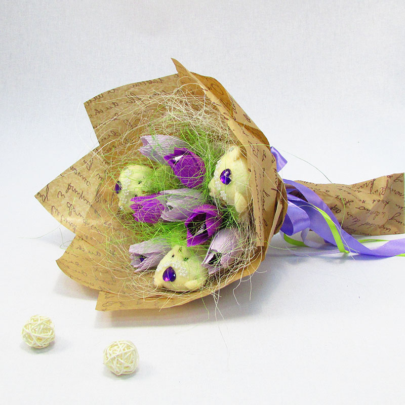 Букет з іграшок Ведмедики з тюльпанами Крафт